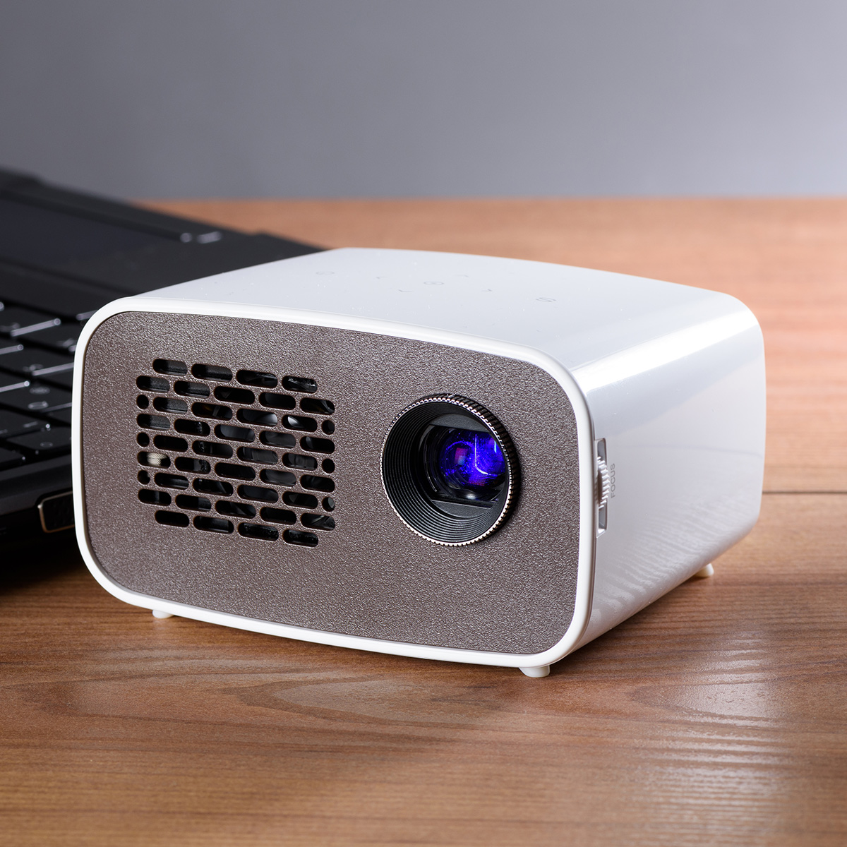 Descubre la magia en tamaño compacto con el mini proyector: modelos y ...